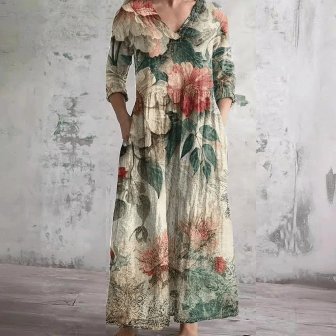 Robe d'été florale Tara™ de Danoir Paris, robe légère avec motif floral coloré, portée en été.