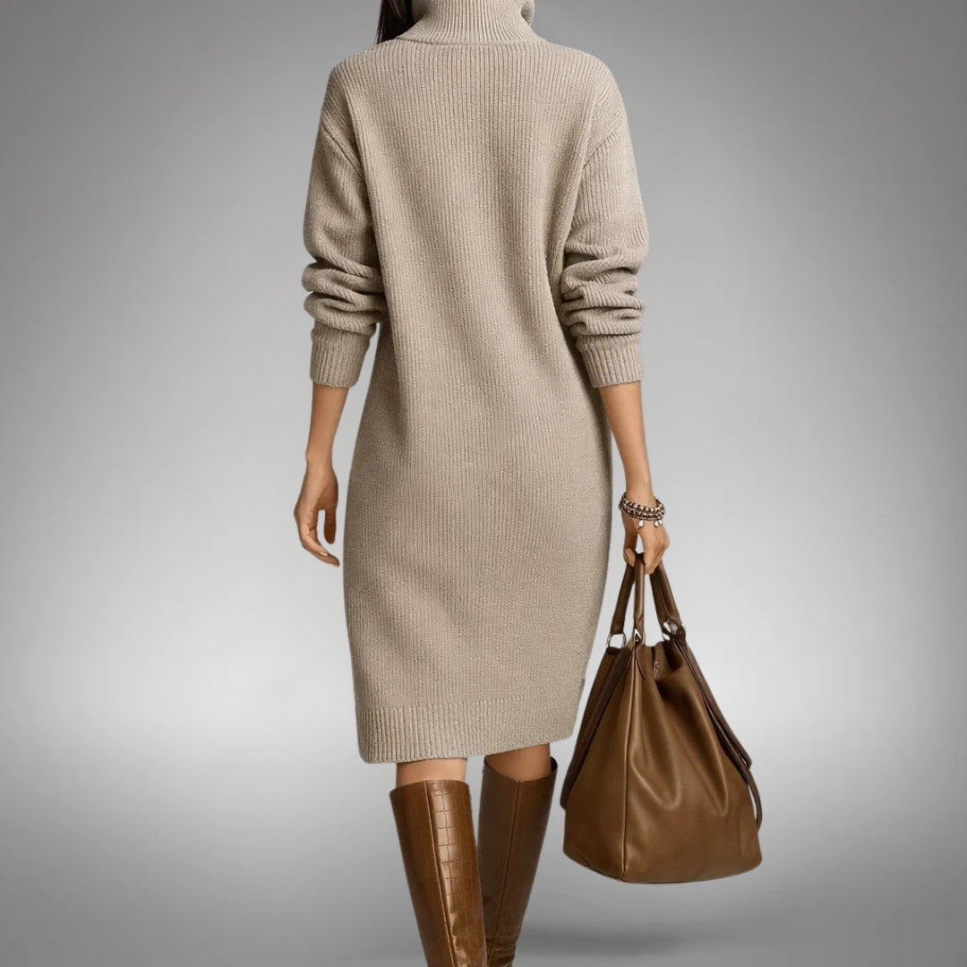 Robe sophistiquée Danoir Paris Elyon avec détails élégants, portée en vue de face, tissu fluide et coupe moderne.