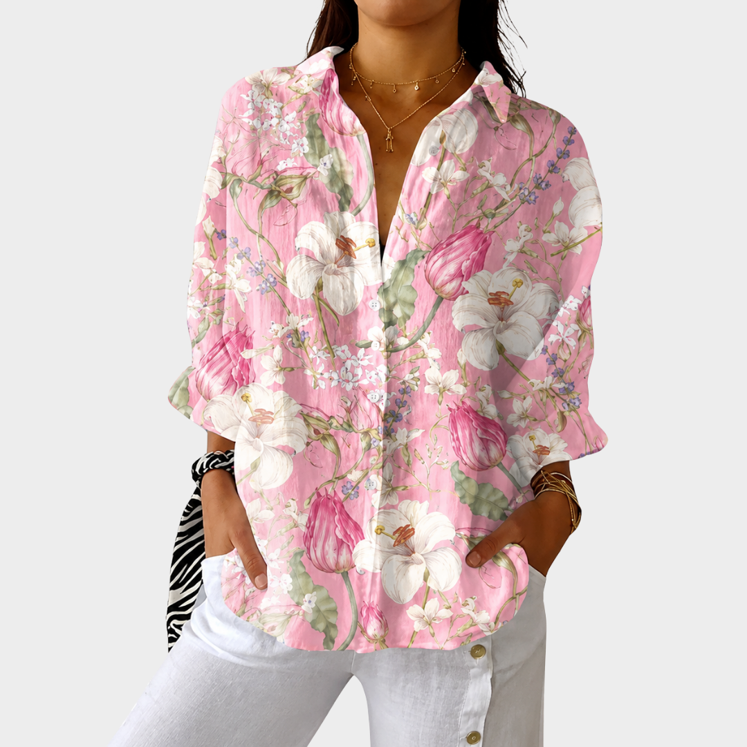 Blouse légère et colorée avec imprimé de la marque Danoir Paris, affichée sur un mannequin.