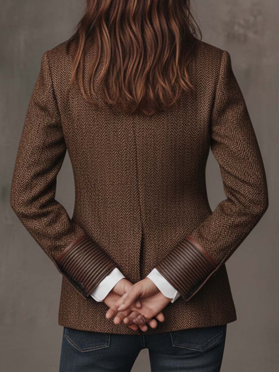 Blazer à manches longues Gisèle de Danoir Paris avec empiècements en imprimé chevrons, tissu élégant et coupe moderne.