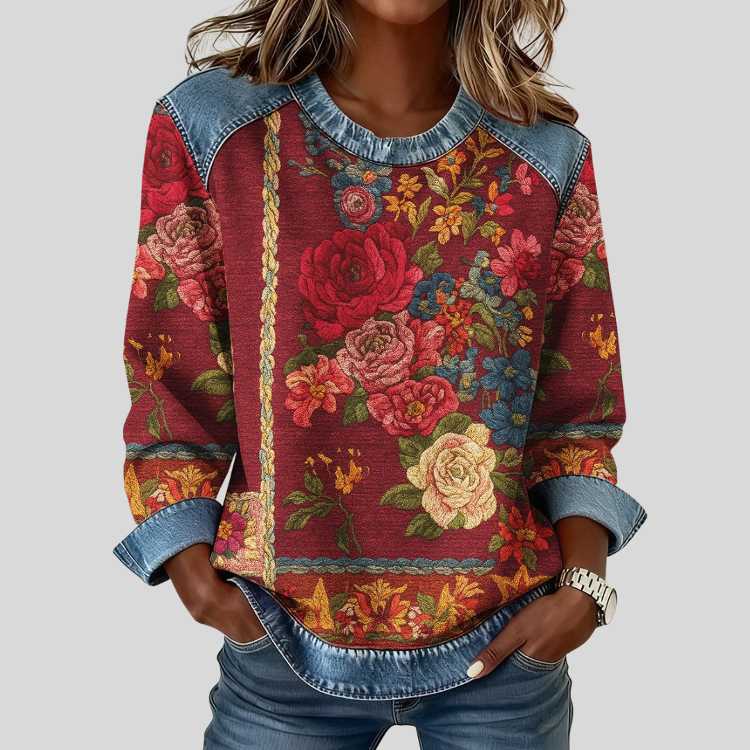 Sweatshirt à imprimé floral Ruth de Danoir Paris, en coton doux, avec motif floral coloré sur le devant, porté sur mannequin.