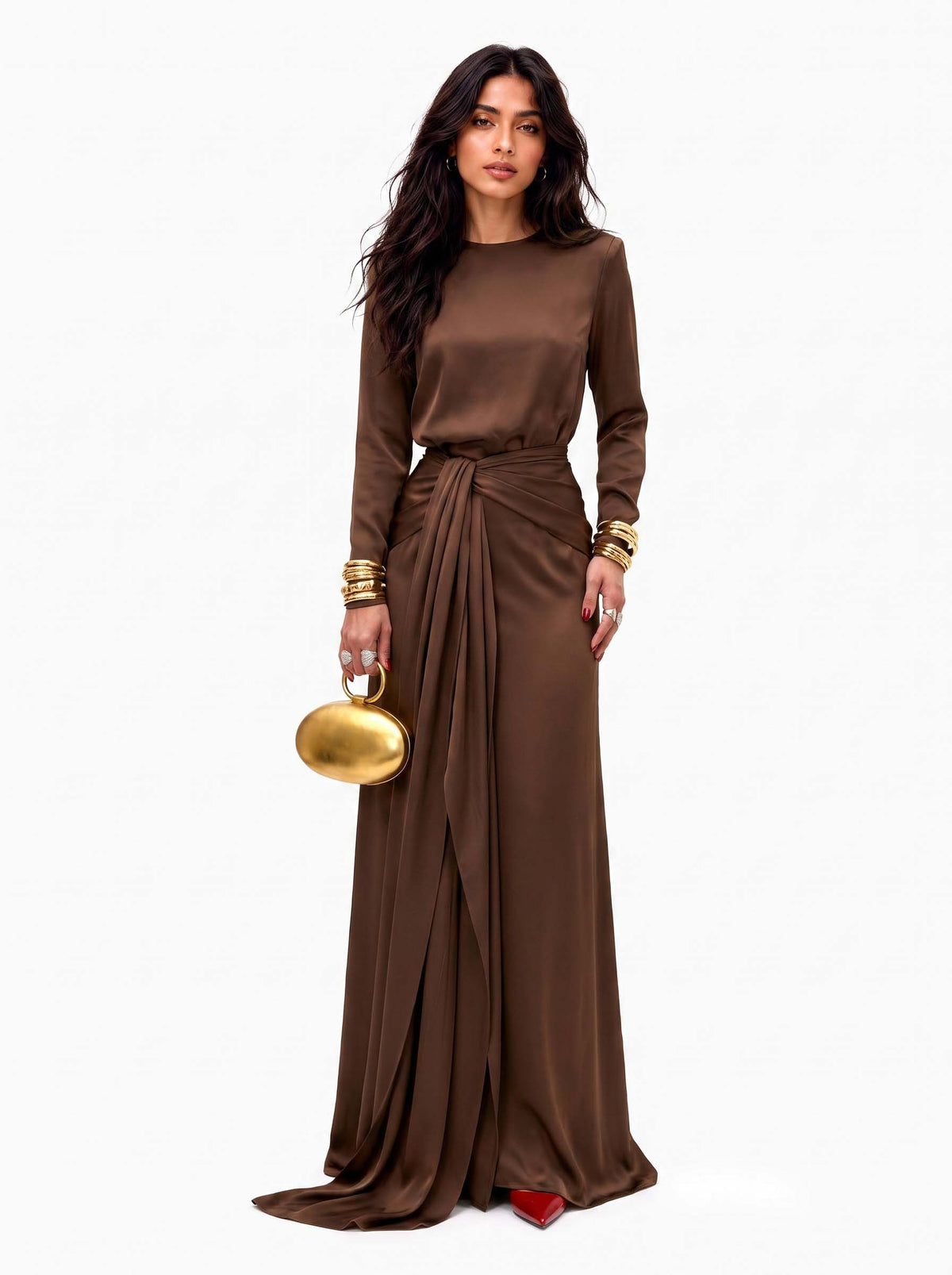 Robe longue en satin drapé Cassandra pour femme, création Danoir Paris, élégante et sophistiquée.