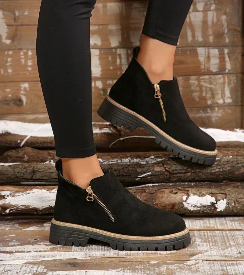 Bottines confort Danoir Paris Alessia en cuir noir avec semelle antidérapante, vues de côté sur fond blanc.