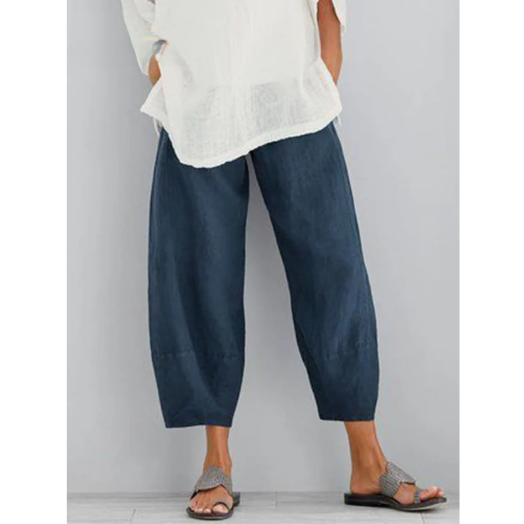 Pantalon en lin Elena™ de Danoir Paris, élégant et confortable, en tissu lin léger beige porté sur mannequin.