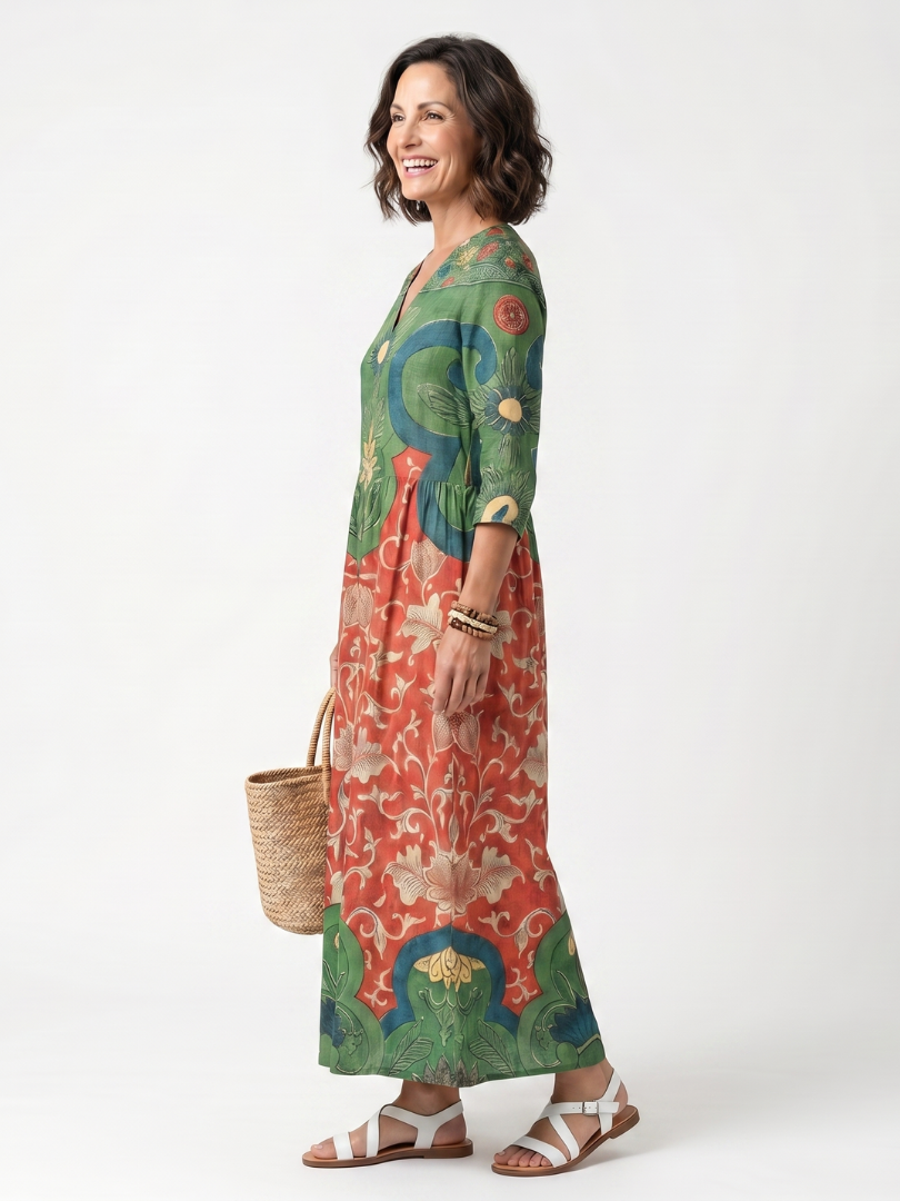 Robe midi à imprimé mixte Danoir Paris, col en V élégant et poches pratiques, portée décontractée et tendance.