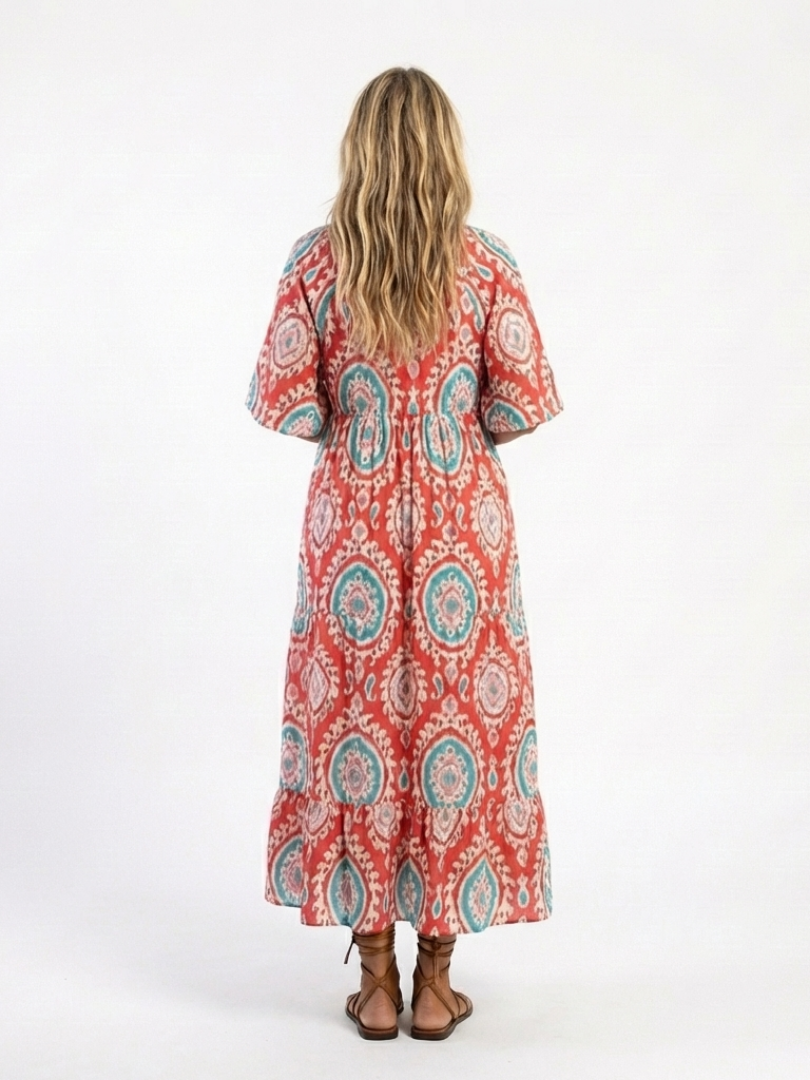 Robe midi à manches courtes Danoir Paris Zaria avec imprimé paisley en V, tissu léger et élégant pour l'été.