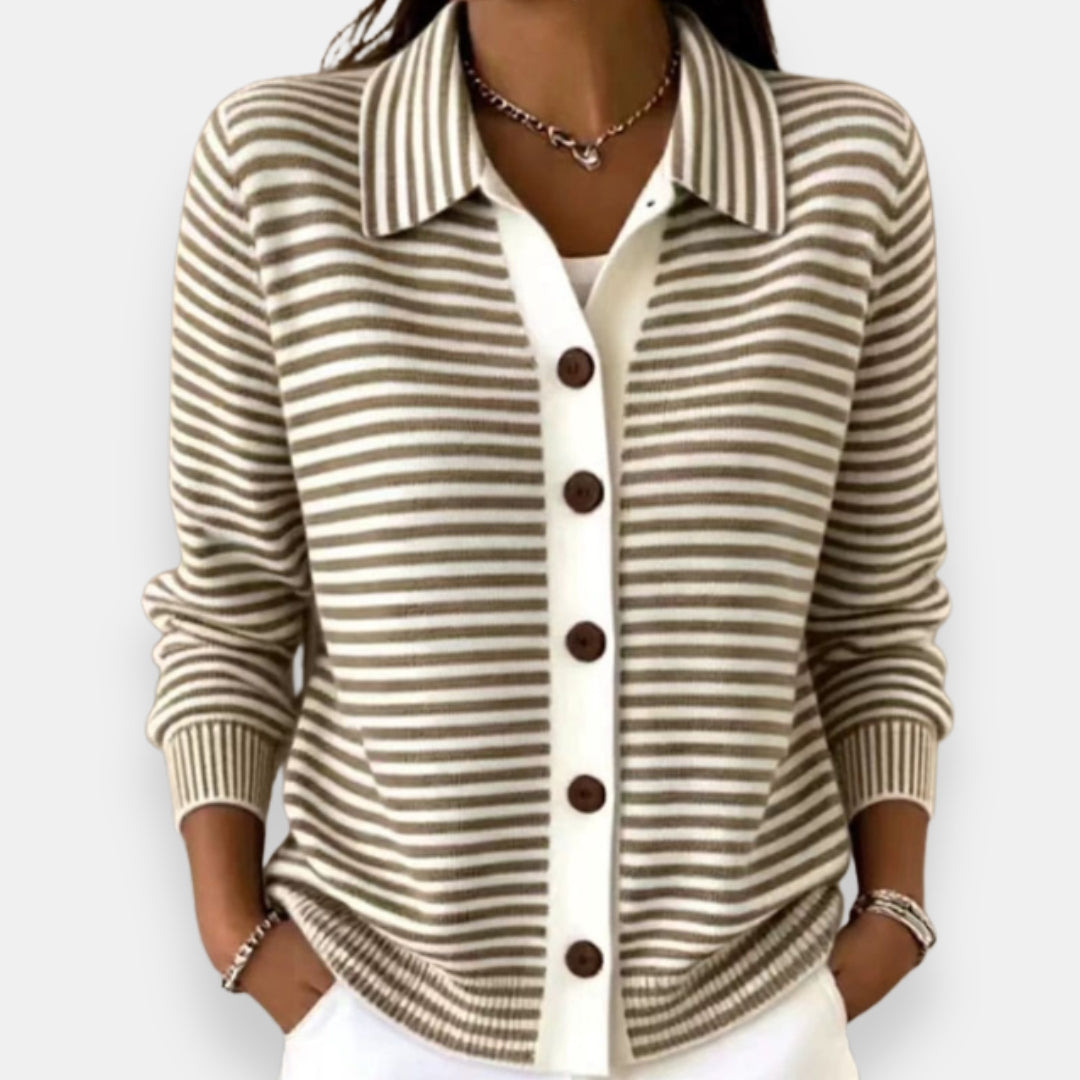 Cardigan boutonné rayé Nola™ de Danoir Paris, tissu doux, manches longues, col en V, style élégant et confortable.