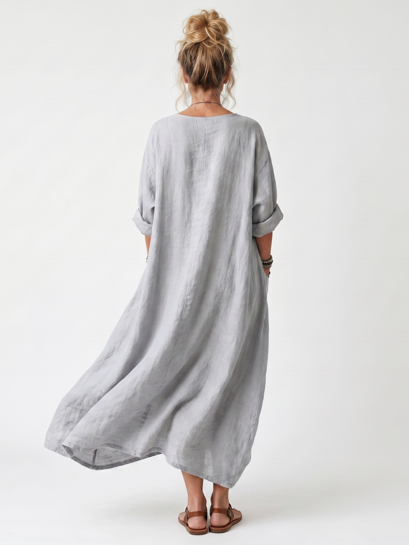Robe midi oversize Danoir Paris Raina avec poches et panneau brodé contrastant, vue de face sur fond neutre