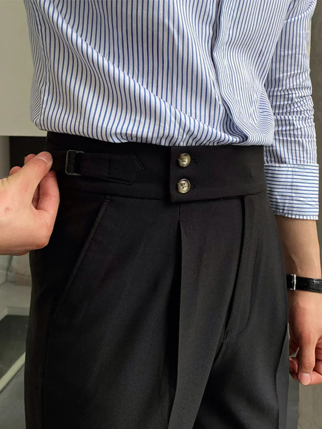 Pantalons vintage sartoriaux Moritz de Danoir Paris, en tissu à motif classique, coupe élégante et détails soignés.