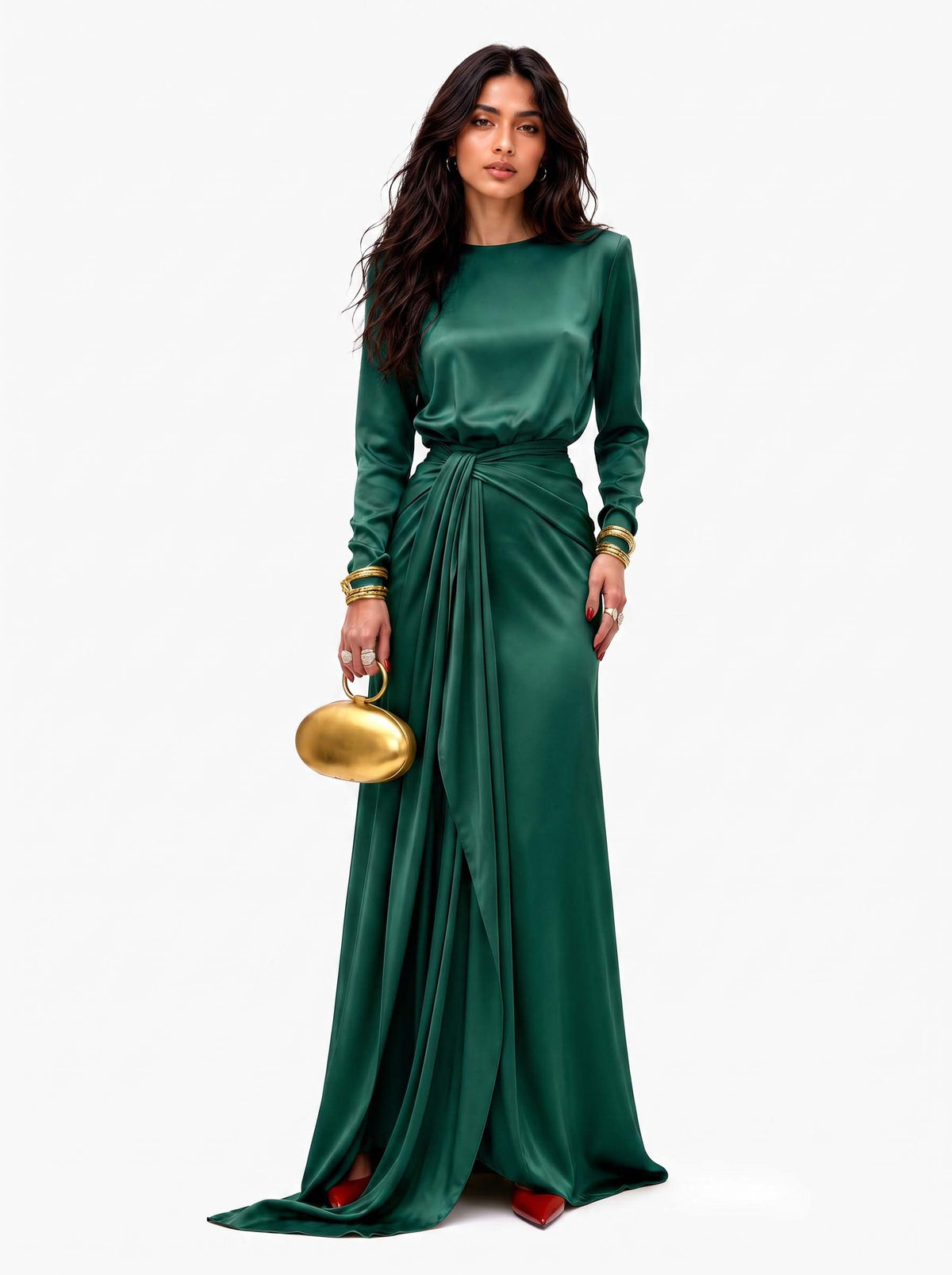 Robe longue en satin drapé Cassandra pour femme, marque Danoir Paris, élégante et fluide, vue de face sur mannequin.