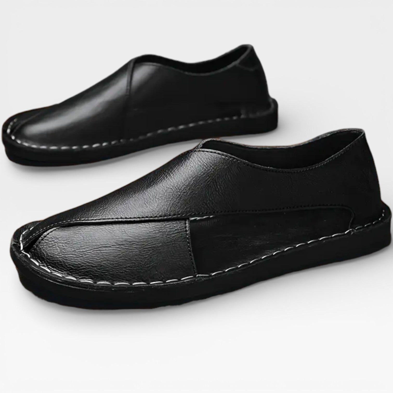 Sandales classiques en cuir pour hommes de Danoir Paris, sandales élégantes pour une tenue décontractée et confortable.