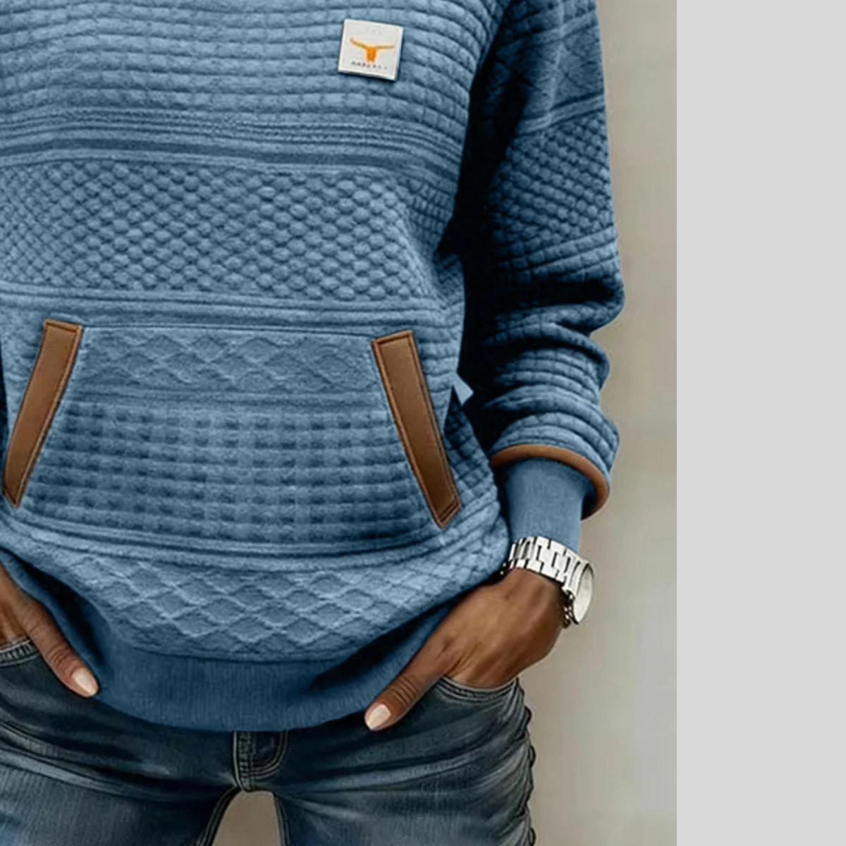 Sweat-shirt texturé à blocs de couleur Danoir Paris Etta, coupe décontractée, design moderne avec motifs colorés.