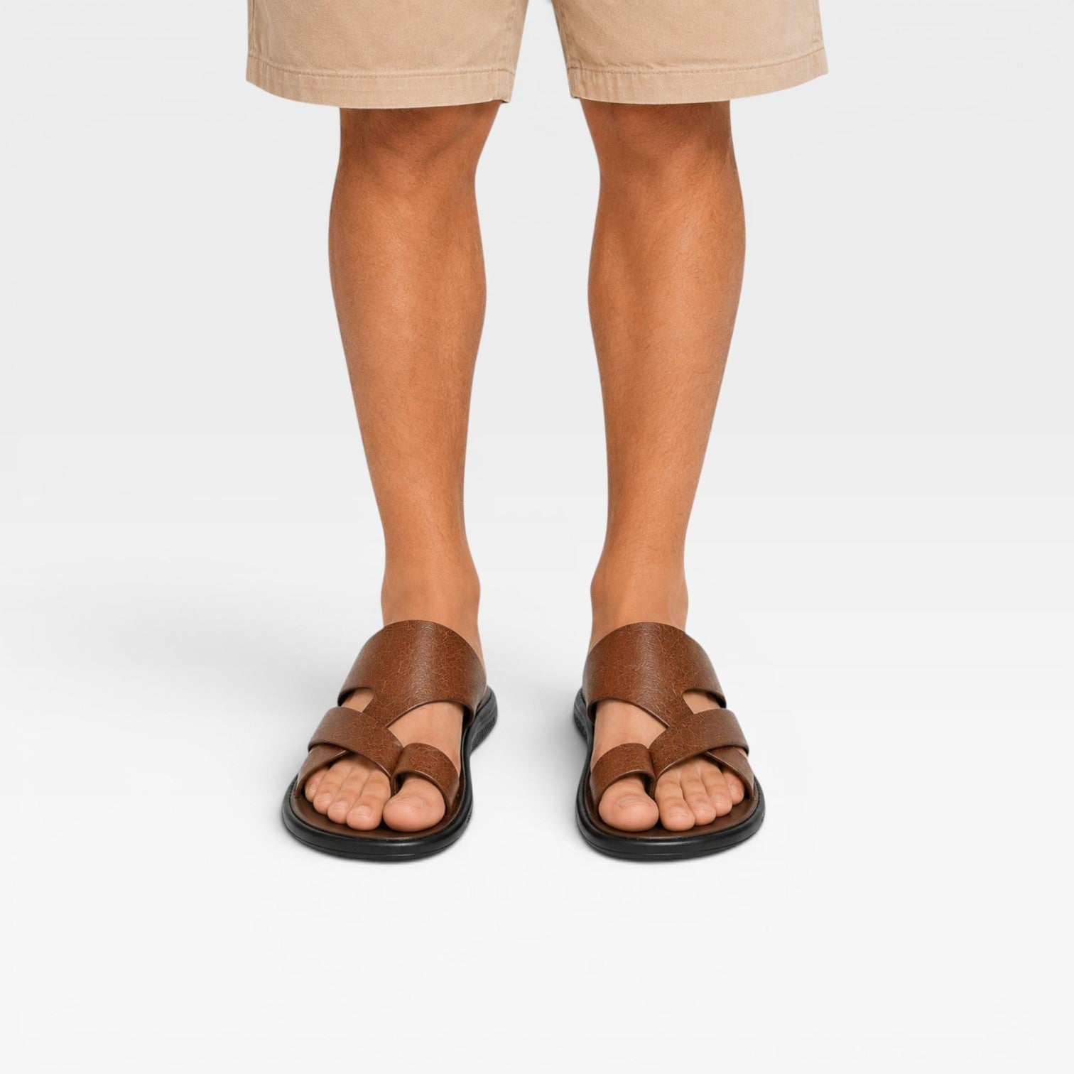 Sandales en cuir pour hommes Danoir Paris, à enfiler avec boucle d’orteil, confort quotidien élégant, chaussures d’été.
