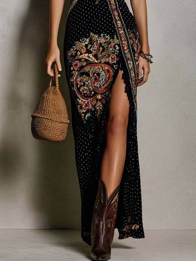 Robe longue en coton brodé à fleurs Danoir Paris, style bohème, décolleté en V profond et haute fente, robe florale élégante
