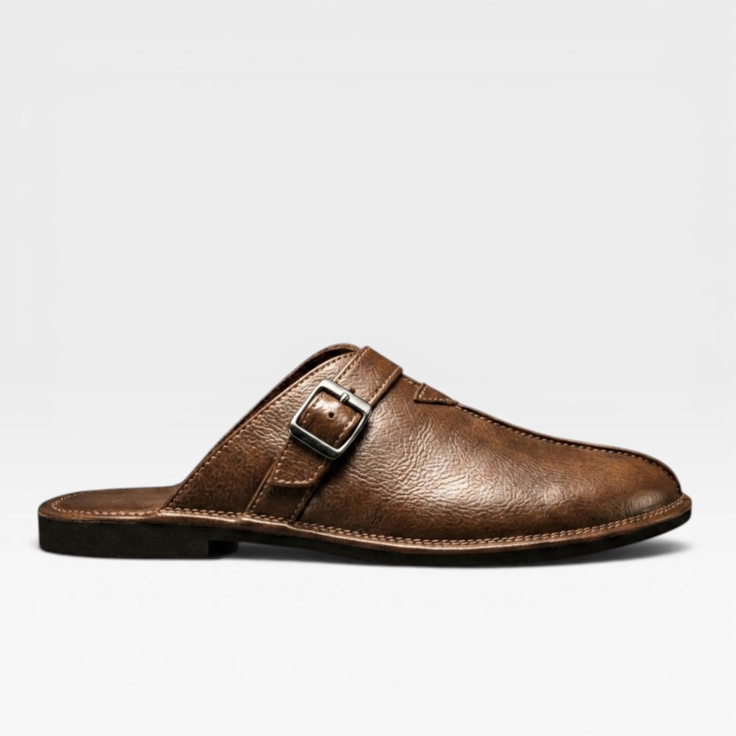 Sandales en cuir pour hommes Danoir Paris, mules d'été à enfiler avec bride à boucle, visibles en image.