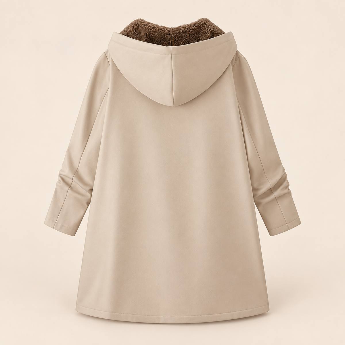 Manteau à capuche Danoir Paris Evelyn™ en sherpa beige lumineux, doublure douce et chaude, parfait pour l'hiver.