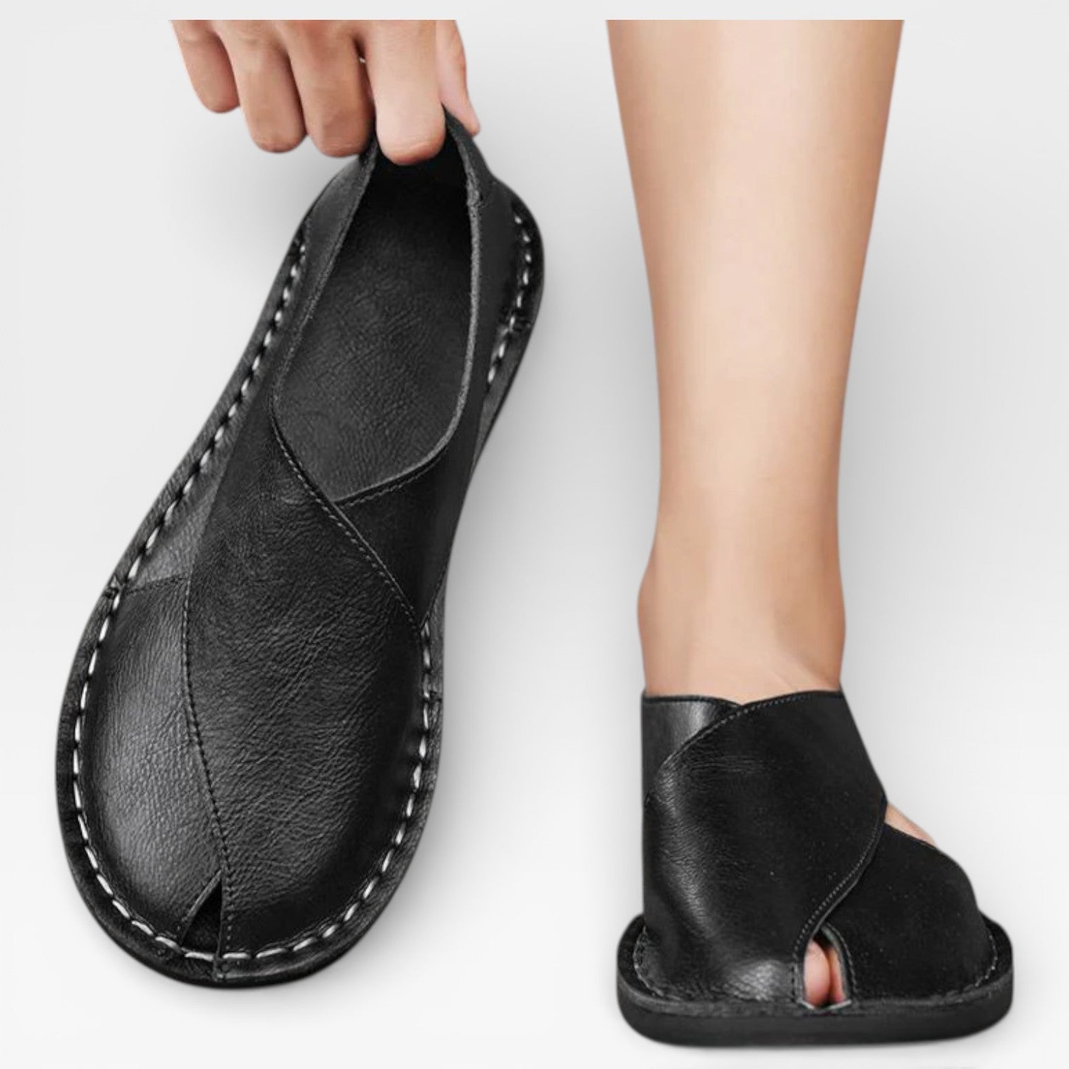 Sandales classiques pour hommes en cuir Danoir Paris, avec semelle en cuir et design élégant pour tenue décontractée.