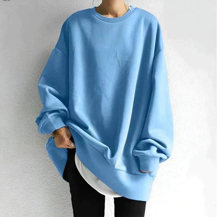Tunique oversize Joyce de Danoir Paris, vêtement confortable en tissu léger, portée décontractée, couleur neutre, style moderne.