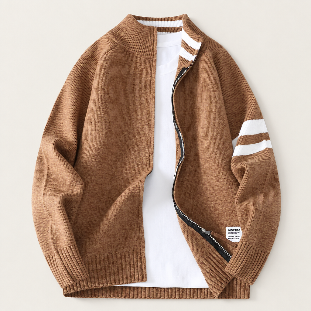 Cardigan en tricot rayé Arlo de Danoir Paris, vue en plan plat, détails des motifs rayés et texture douce du tissu.