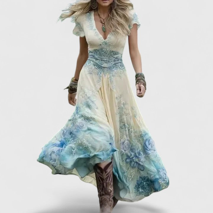 Robe sophistiquée pour femme Laurenyssa par Danoir Paris, vêtement élégant porté par une femme dans une vue de profil.