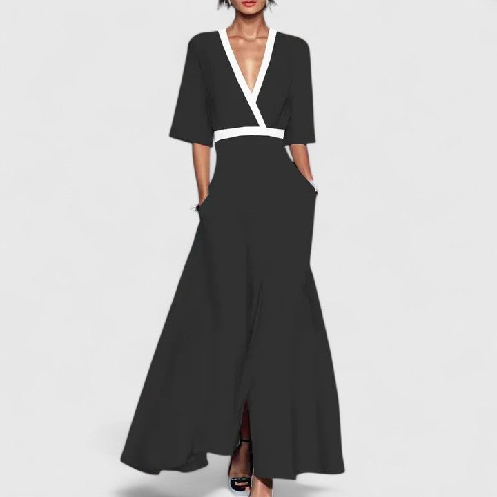 Robe longue Aimee Danoir Paris, maxi robe élégante avec détails en tissu léger, portée dans un style chic et féminin.