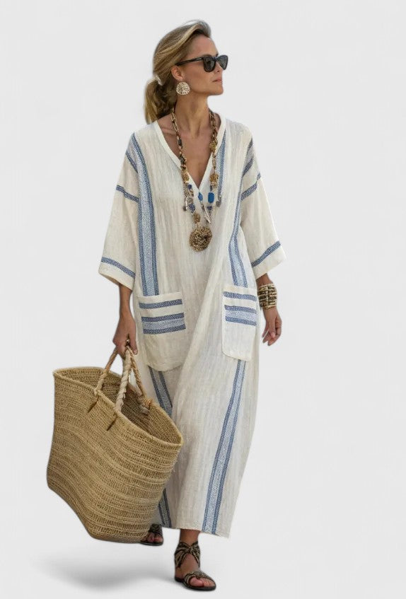 Robe maxi Kyvanna de Danoir Paris en tissu fluide avec détails élégants, portée sur mannequin.