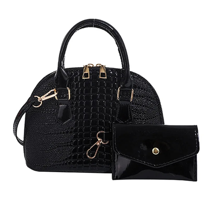 Sac Shell en cuir véritable à motif crocodile de Danoir Paris, sac polyvaent avec poignée et fermeture élégante.