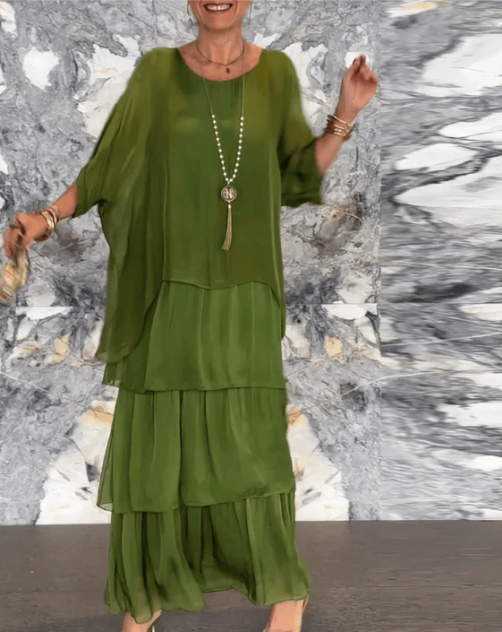 Robe maxi fluide Lara de Danoir Paris, élégante et en tissu léger, portée sur un modèle.