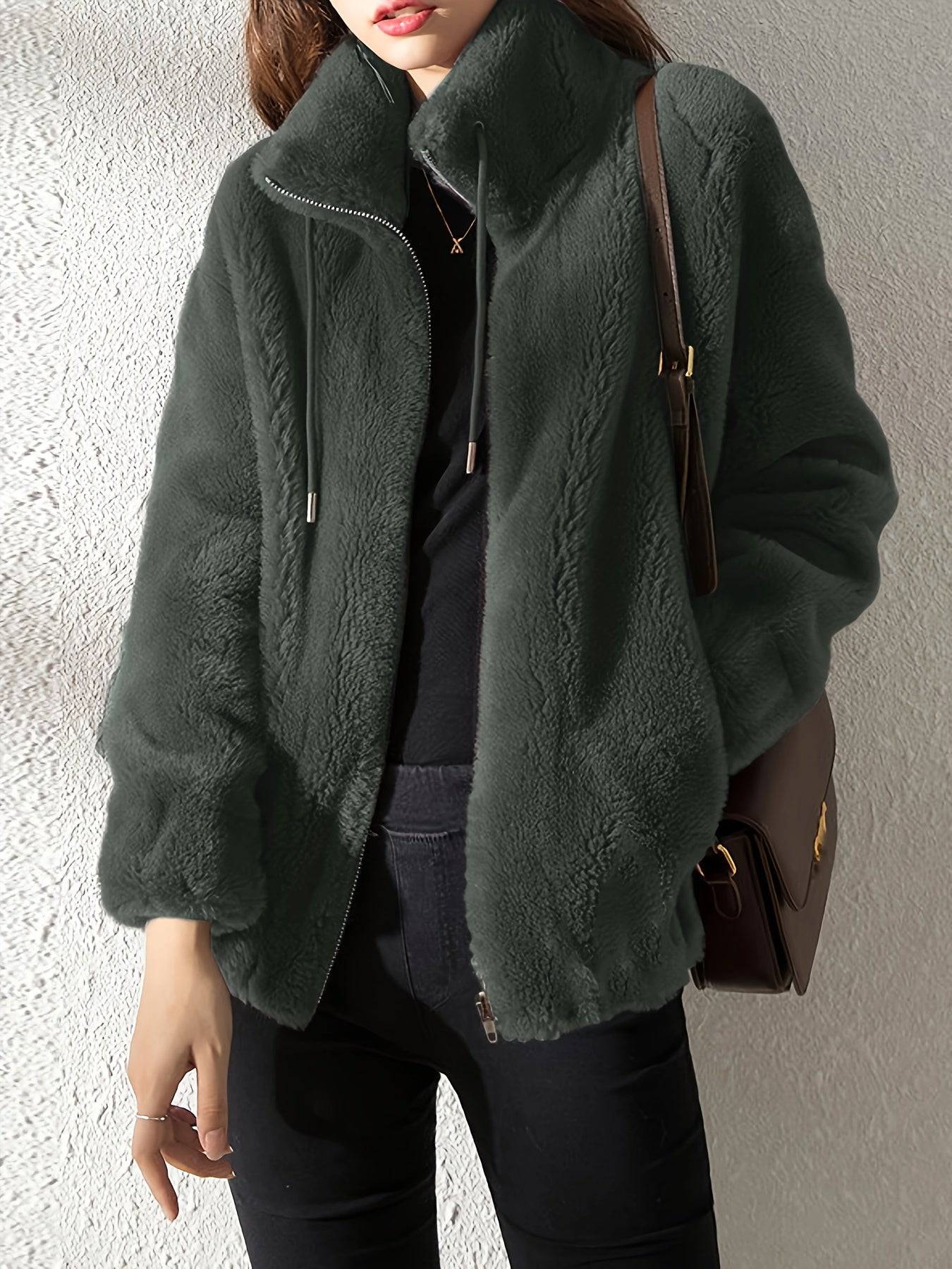 Veste zippée confortable Danoir Paris Avelora, tissu doux, coupe moderne et détails élégants, idéale pour un style décontracté.