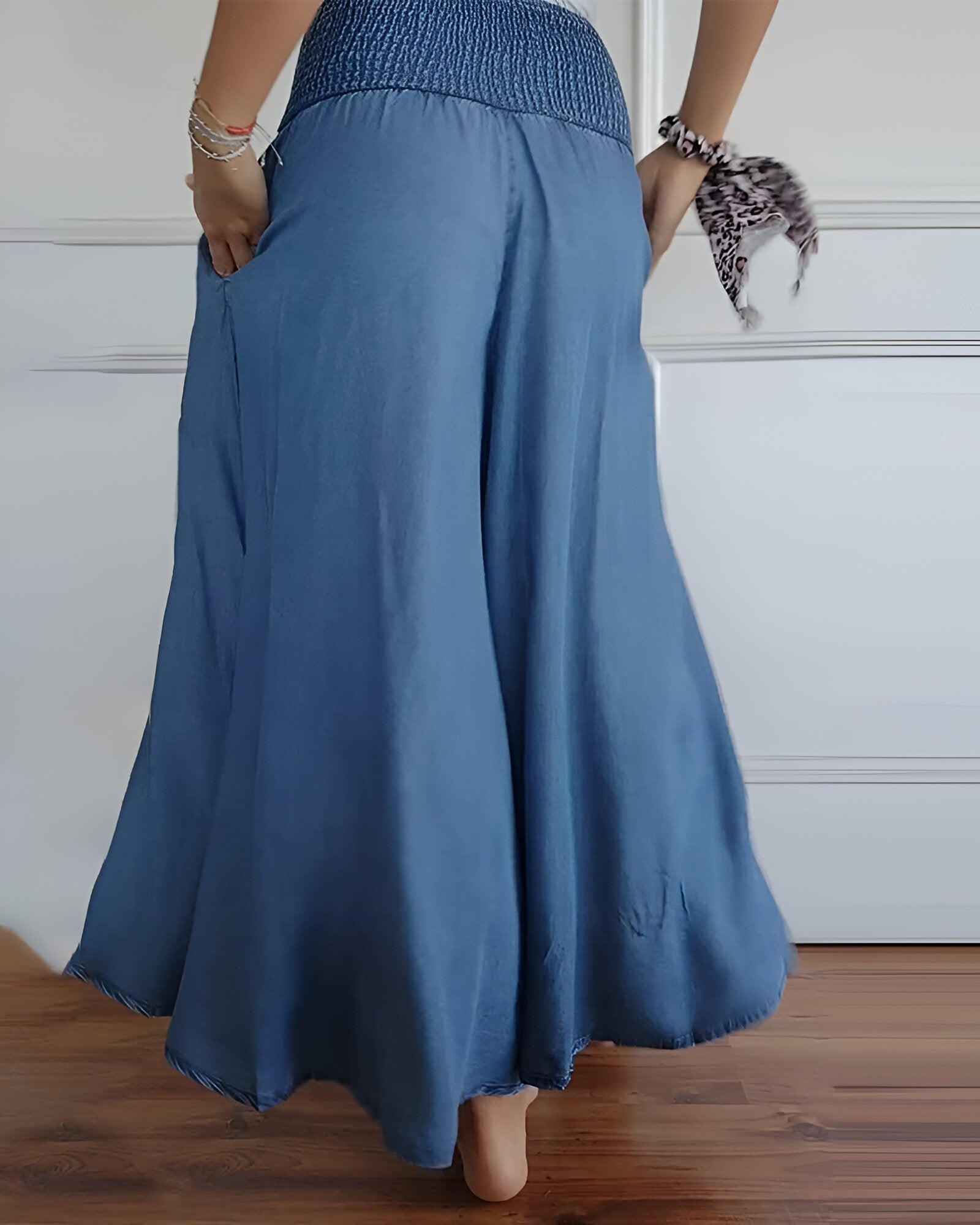 Pantalon confortable Lorraine™ avec taille élastique, Danoir Paris, en tissu doux, vue de face.