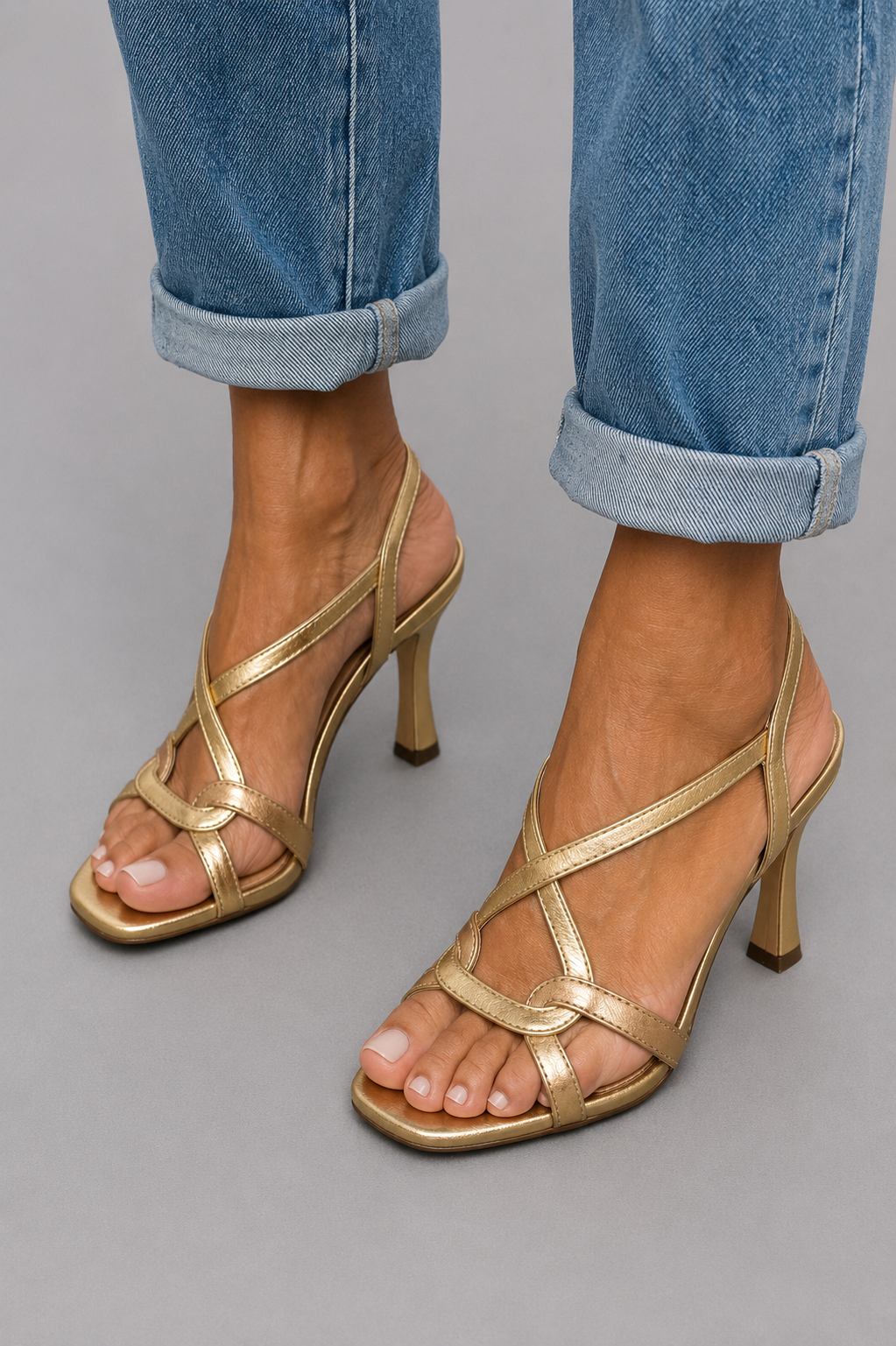 Sandales dorées Elisabetta de Danoir Paris, chaussures estivales avec design élégant, parfaites pour la saison estivale.