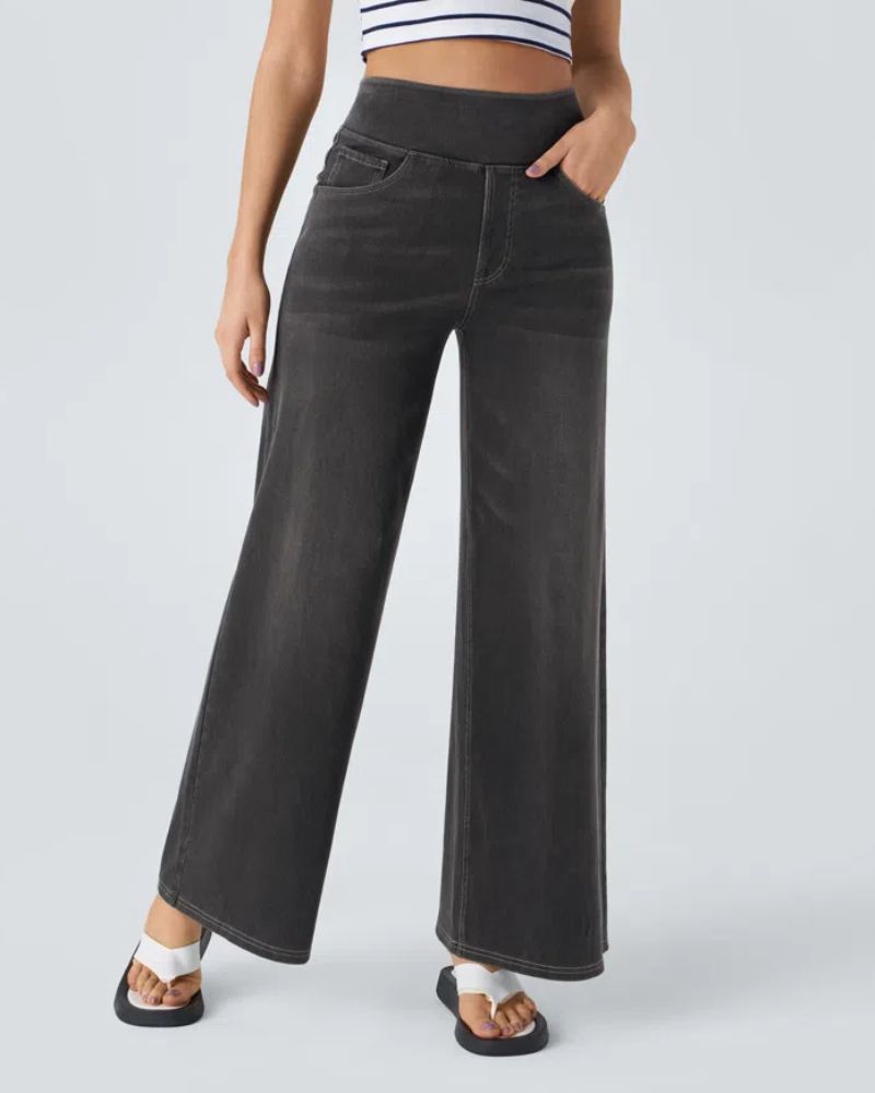 Jeans Ainsley Danoir Paris, à jambe large confortable, en tissu gris-bleu, dans la collection #844.