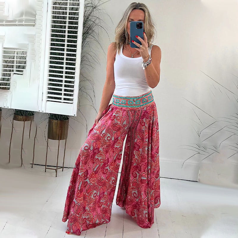 Pantalons boho chic légers Reagan de la collection #844 par Danoir Paris, en rouge avec coupe fluide et détails tendance.