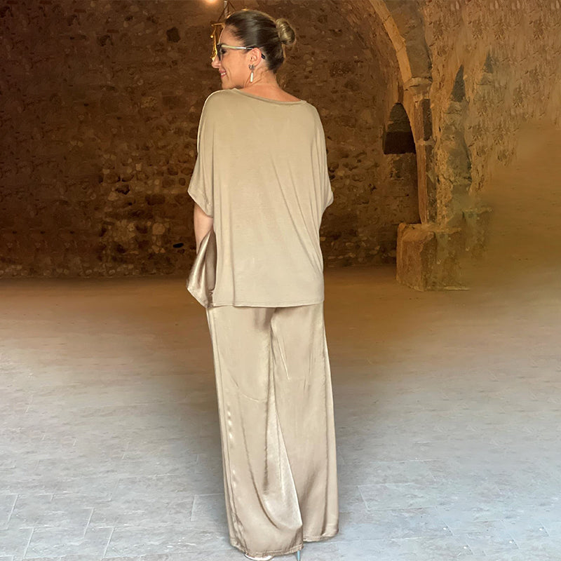 Ensemble satin brillant Pauline de Danoir Paris, vêtement élégant en tissu satiné vert, taille XS, pour femmes.