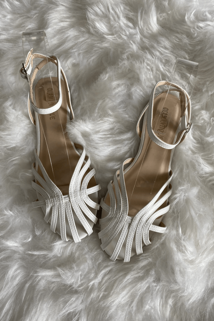Sandales Danoir Paris Vittoria avec bijoux dorés, semelle en argent, élégantes et confortables pour femme.