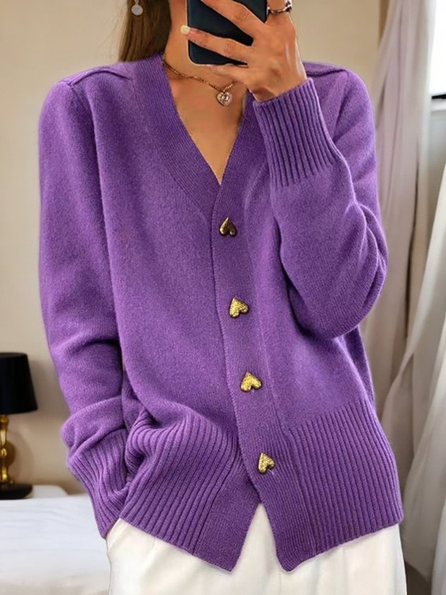 Cardigan en maille élégante Amy Danoir Paris pour l'automne, noir, taille unique, porté en style décontracté.