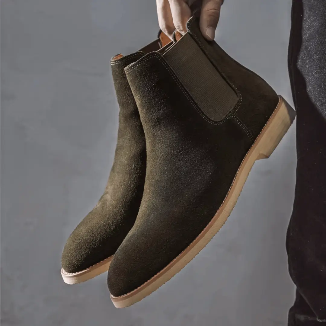 Bottes Chelsea en daim beige Bradley par Danoir Paris, pointure 38, chaussures élégantes et confortables pour femme.