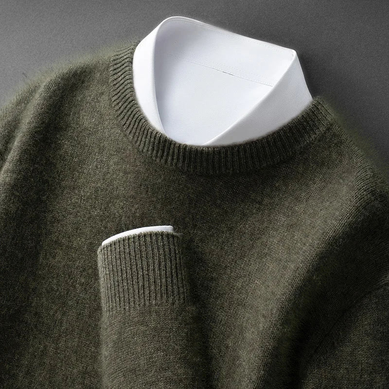 Pull doux et chaud Andrzej de Danoir Paris en coloris beige caramel, image montrant le tissu confortable et le style élégant.