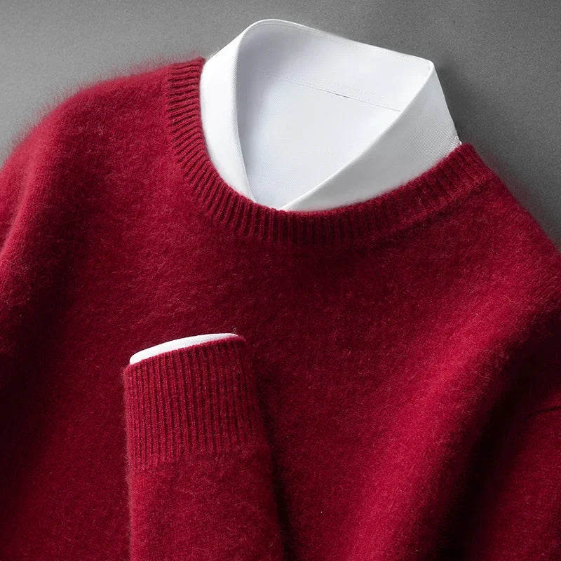 Pull doux et chaud Andrzej de Danoir Paris en beige caramel, détail de la texture en tricot confortable.