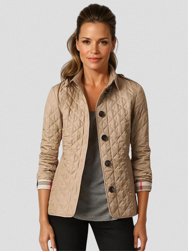 Veste d'automne beige Jennifer de Danoir Paris, légère et élégante, vue sur un fond neutre.