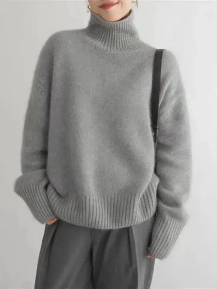 Pull col montant en cachemire beige Isabella de Danoir Paris, douceur et élégance pour femme.