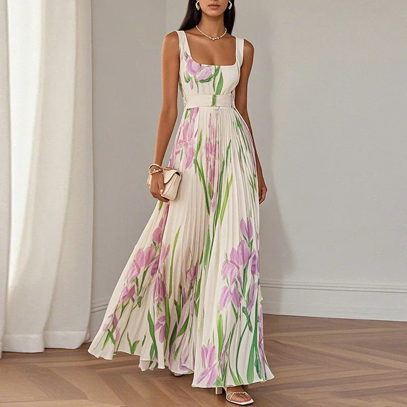 Robe longue à fleurs Danoir Paris Oriah, coupe A-Line, tissu léger blanc et bleu, élégant style floral pour femme.