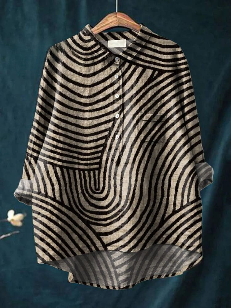 Chemise abstraite à rayures Chloe par Danoir Paris, design moderne avec motifs colorés et coupe élégante.