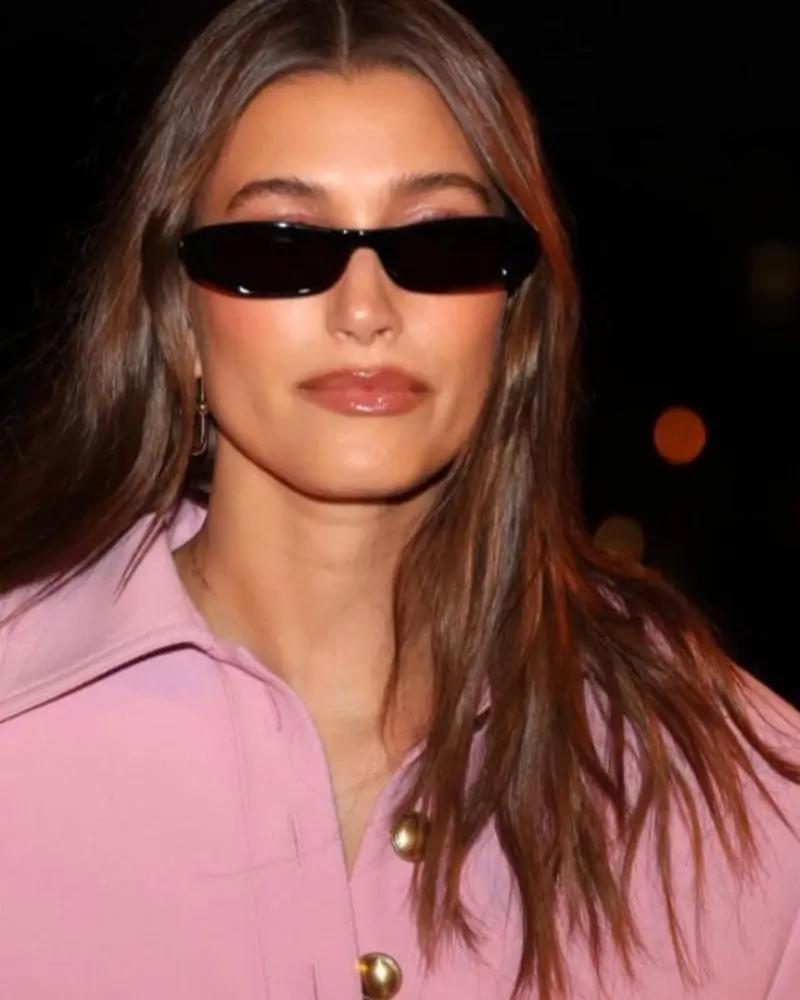 Lunettes de soleil ovales Sylvie de Danoir Paris en noir, monture élégante avec verres foncés pour un style sophistiqué.