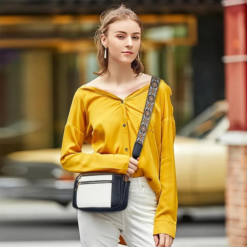 Sac à bandoulière blanc Danoir Paris Leila avec détails élégants, idéal pour un look chic et sophistiqué.