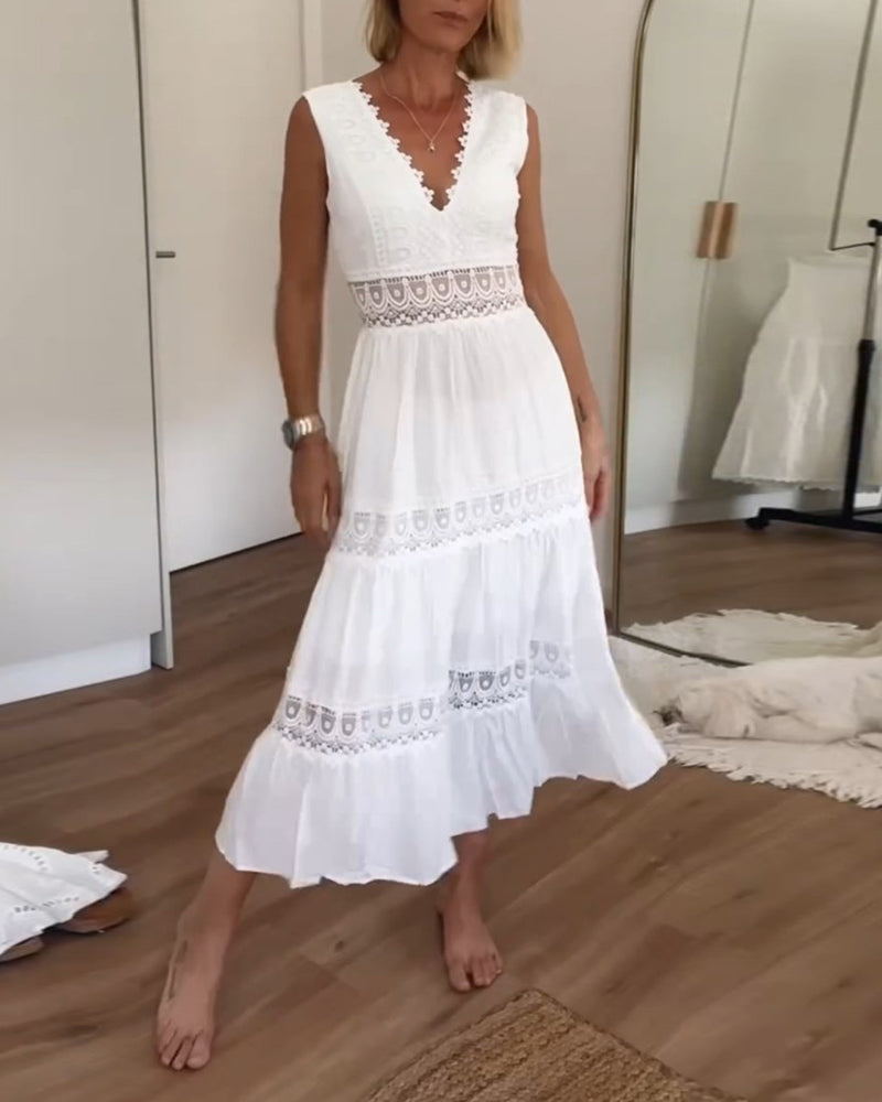 Robe élégante d'été Charlotte de Danoir Paris en tissu blanc avec détails sophistiqués, vue de face sur mannequin.