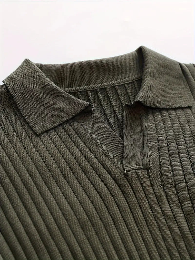 Pull Sogno texturé de Danoir Paris, en laine blanche, avec un motif tissé, porté de face pour un style élégant et confortable.