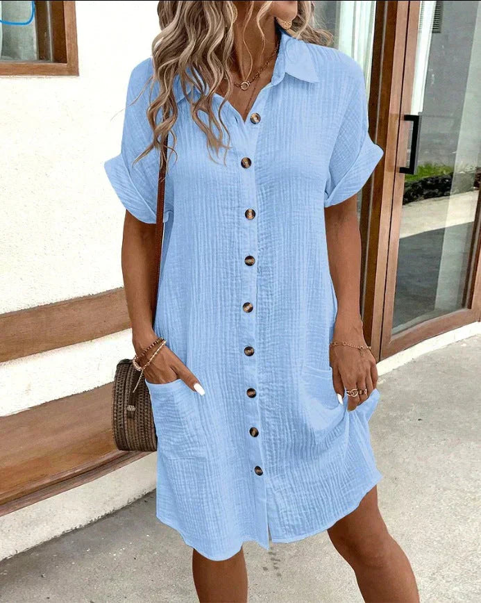 Robe polo élégante Dunya de Danoir Paris, blanche, ceinturée, style sophistiqué, parfaite pour une allure chic et moderne.