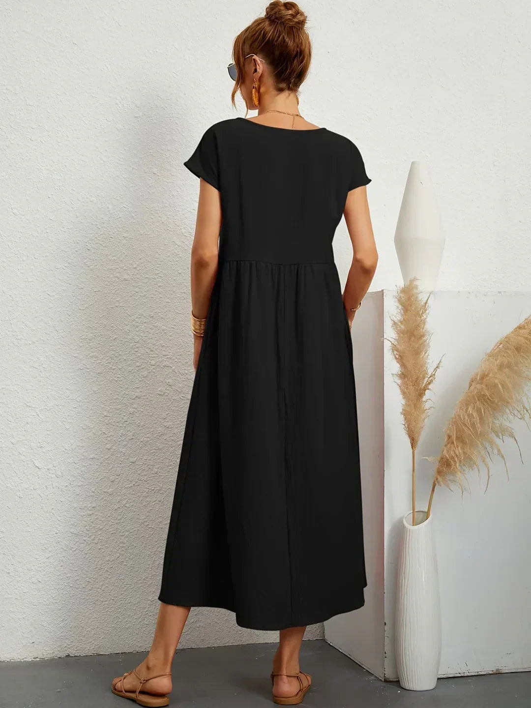 Robe midi fluide Gabrielle™ de Danoir Paris en tissu blanc élégance intemporelle, vue de face.