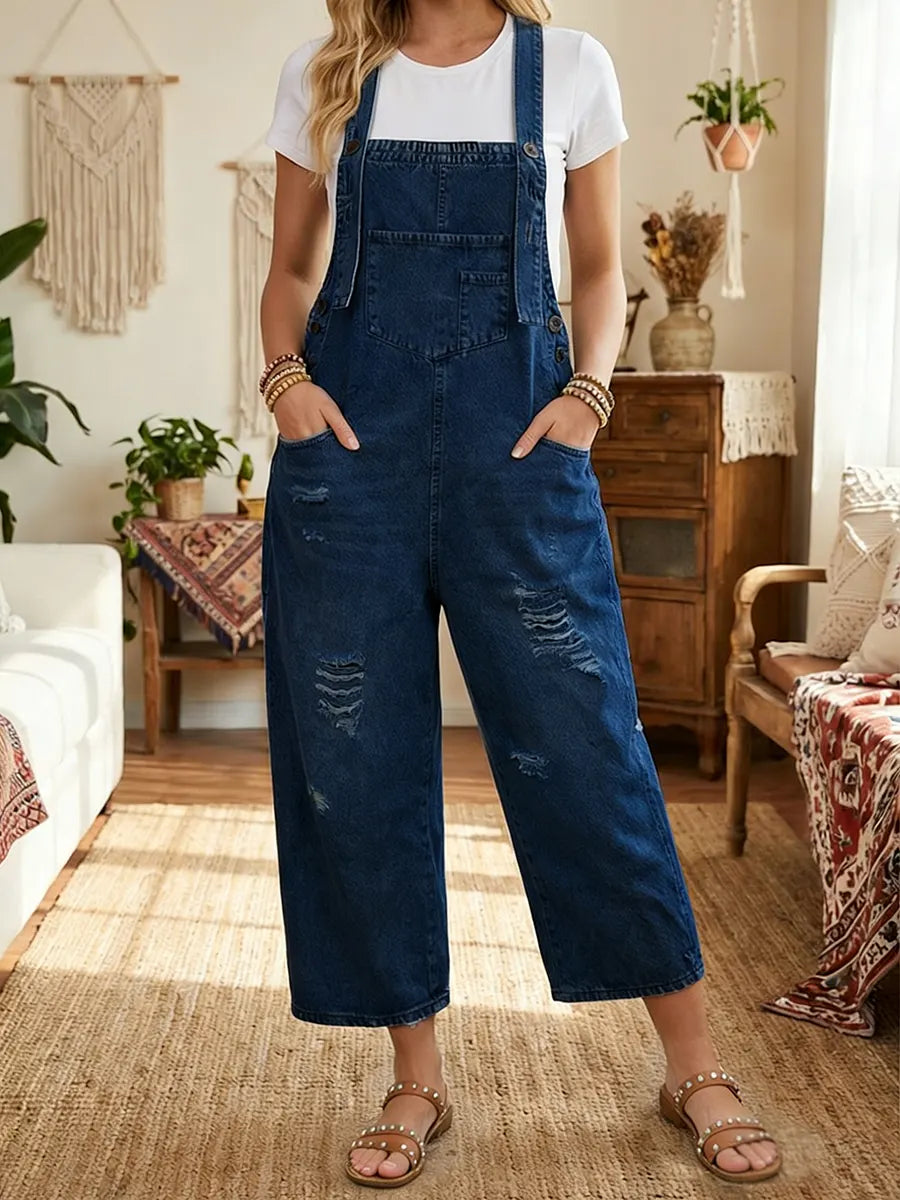 Pantalon de jardin en denim Aurevia de Danoir Paris, style vintage, color bleu, coupe décontractée, visible sur une mannequin.